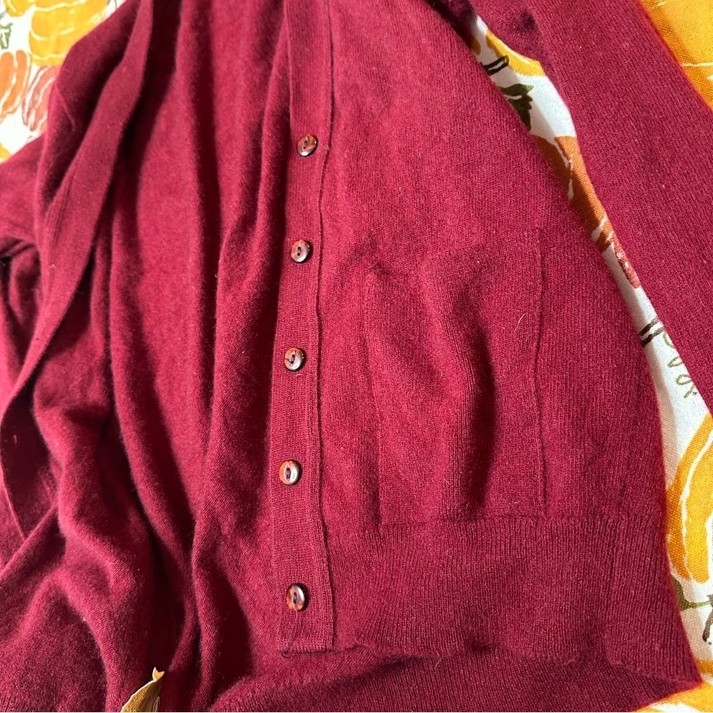 VTG 100% Cashmere Cardigan Sweater Women's Small Red Button Front Luxurious Soft - Picture 8 of 8